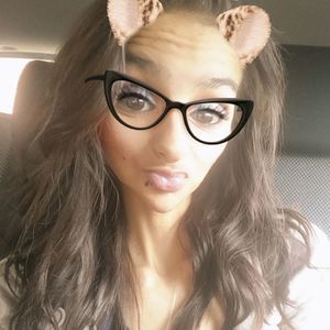 Meet your Posher, Desireé